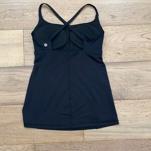 Lululemon black top